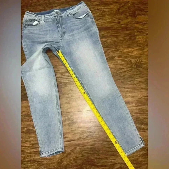 Maurice’s Skinny Jeans Size Large - Picture 8 of 9